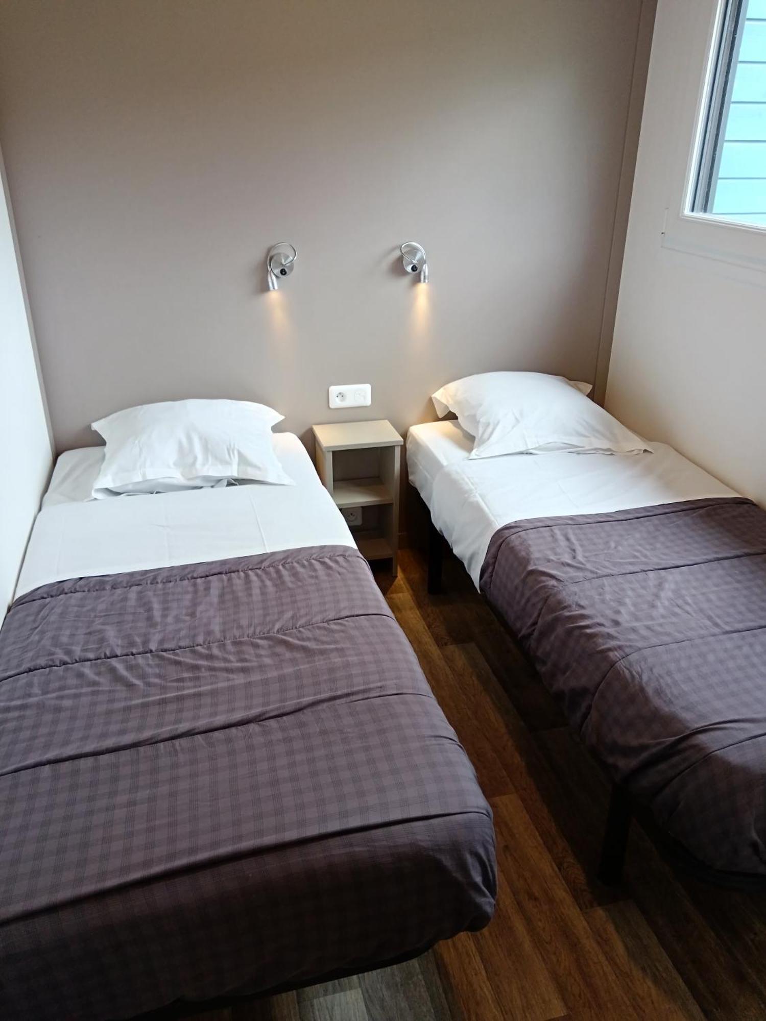 Terres De France - Le Domaine Du Moulin Neuf Hotel Рошфор-ан-Тер Екстериор снимка