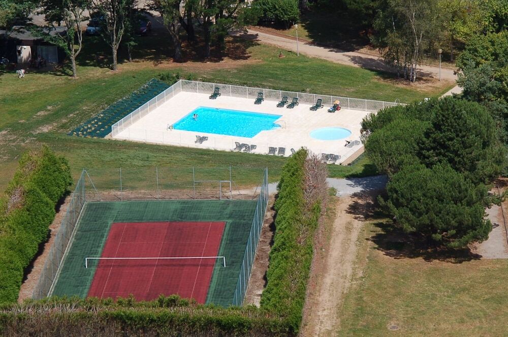 Terres De France - Le Domaine Du Moulin Neuf Hotel Рошфор-ан-Тер Екстериор снимка